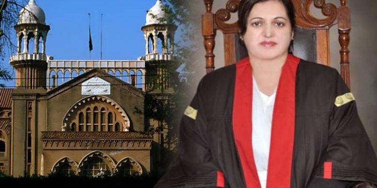 میرے اوپر کیا پڑھ کر پھونک رہے ہیں؟ چیف جسٹس کا سرکاری وکیل سے سوال