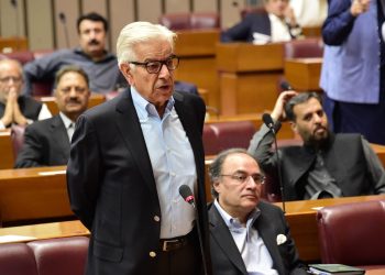 علی امین گنڈا پور کوہسار کمپلیکس میں ساری رات معافیاں مانگتے رہے، خواجہ آصف