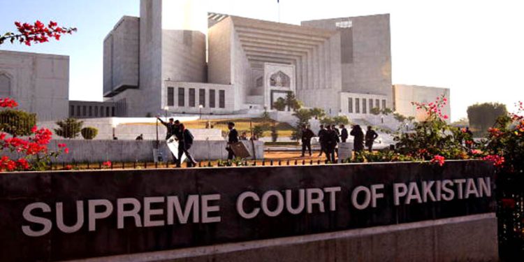 سپریم کورٹ کی وضاحت جاری کرنے کا عمل متنازع ہوگیا