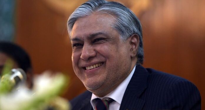آئینی ترمیم کا کابینہ کو علم نہیں، مجھے کیسے ہوگا؟اسحاق ڈار