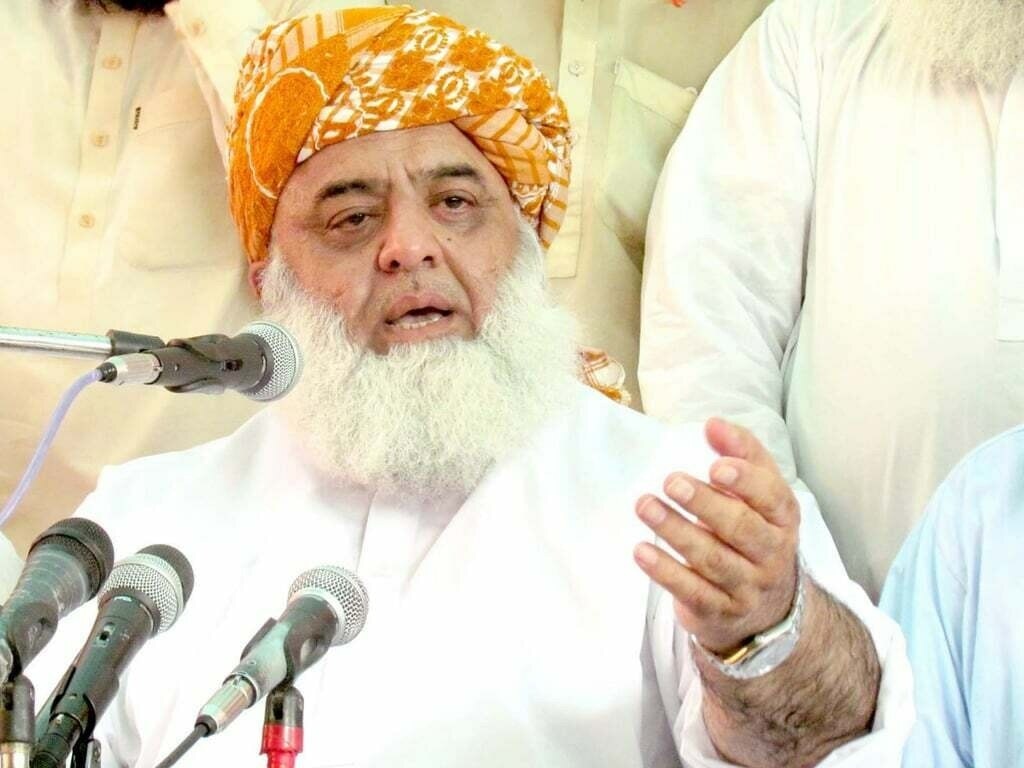 ادارے آئینی حدود میں رہیں تو ملک کو بحرانوں سے نکالا جا سکتا ہے:مولانا فضل الرحمن