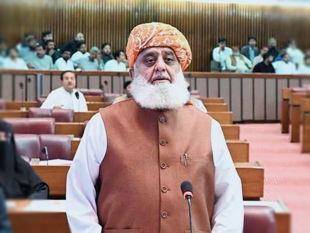 فوج سمیت ہر ادارے میں ایکسٹینشن غلط ہے، پارلیمنٹ کو بھی حق ملنا چاہیے: فضل الرحمان