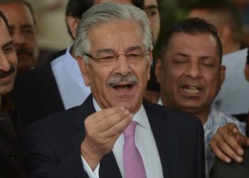 اپنے الفاظ پر قائم رہنا اور 15 دن میں عمران خان کو جیل سے نکلوانا، خواجہ آصف