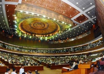 سپریم کورٹ میں ججز کی تعداد بڑھانے کا بل سینیٹ میں پیش، پی ٹی آئی کی مخالفت
