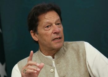 فائز عیسیٰ جیسی حرکتیں کر رہا ہے، وہ ذہنی طور پر ٹھیک نہیں لگ رہا، عمران خان