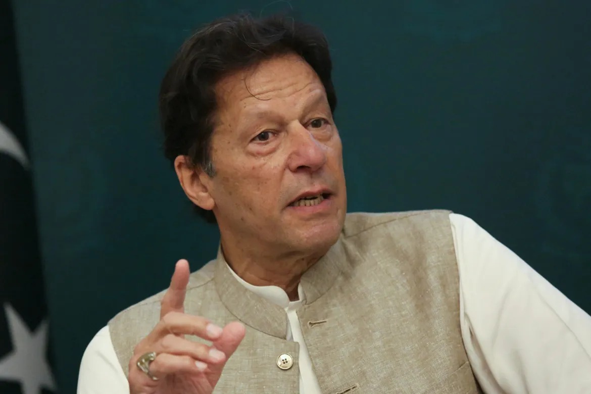 فائز عیسیٰ جیسی حرکتیں کر رہا ہے، وہ ذہنی طور پر ٹھیک نہیں لگ رہا، عمران خان