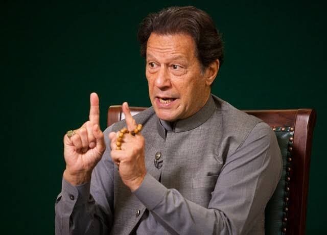 چوریاں معاف کروا کر قوم کو قربانیاں دینے کا کہا جا رہا ہے، عمران خان