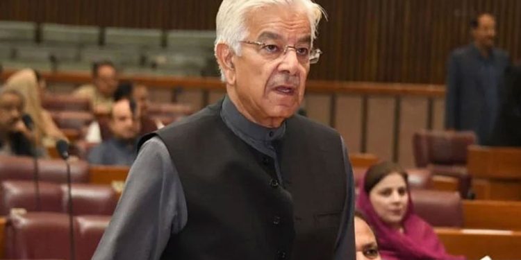 وزیراعلیٰ کے پی کا افغانستان سے مذاکرات وفاق پر حملہ ہے، خواجہ آصف