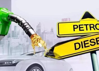 پیٹرول اور ڈیزل کی قیمتوں میں کمی، نئی قیمتوں کا اطلاق رات 12 بجے سے ہوگا