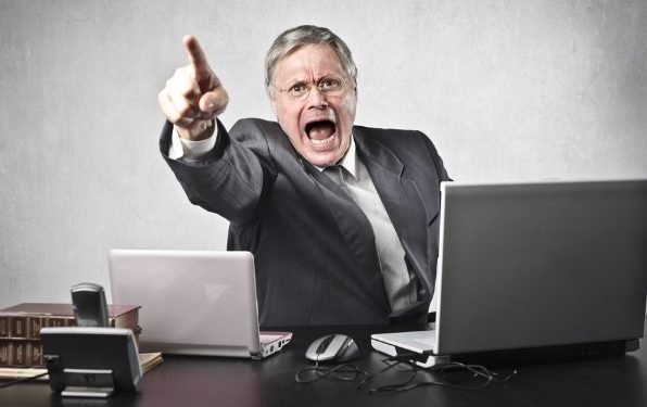 اپنے بوس کا ذاتی کام نہ کرنے پر خاتون نوکری سے فارغ