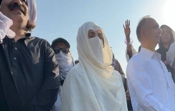 24نو مبر احتجاج ، مجھے اور کارکنوں کو اکیلا چھوڑ کر فرار ہونے والوں کیخلاف کارروائی ہو گی،بشریٰ بی بی