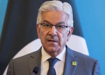 50 فیصد کرپشن کا خاتمہ کر لیں تو آئی ایم ایف کی ضرورت نہیں:خواجہ آصف