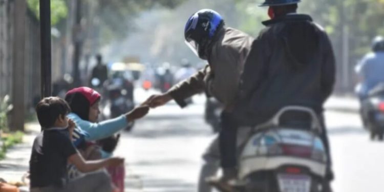 بھیک دینے والوں کے خلاف ایف آئی آر درج کرنے کا فیصلہ