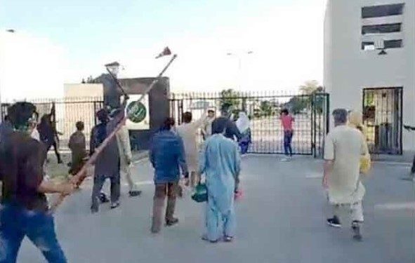 جی ایچ کیو حملہ کیس، پی ٹی آئی کے 6 رہنماؤں کو گرفتار کرکے پیش کرنے کا حکم