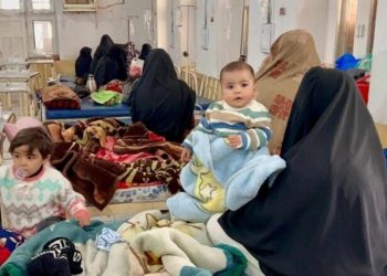 راستے بند، بچوں کی اموات؛ پارا چنار میں دھرنا شدت اختیار کر گی