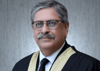 ریاست حکومت بدلنے اور لانے میں مصروف ہے، ادارے سیاسی مخالفین کے پیچھے پڑے ہیں، جسٹس اطہر من اللہ