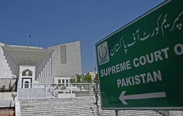 آئینی بینچ نے فوجی عدالتوں میں سویلینز کے ٹرائل روکنے سے متعلق کیس کی سماعت مؤخر کرنے کی درخواست پر سماعت کی