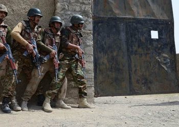 لانس نائیک محمد امین، جن کا تعلق فیصل آباد سے تھا اور جن کی عمر 34 سال تھی، بہادری سے لڑتے ہوئے شہید
