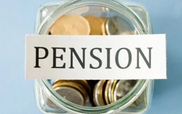 پنشن میں اضافے پر بندش کا آغاز آج سے ریٹائر ہونے والے سرکاری ملازمین پر ہو گیا