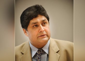 پی آئی اے کی نجکاری نہ ہونے کی ذمہ دار موجودہ حکومت، فواد حسن فواد کے اہم انکشافات