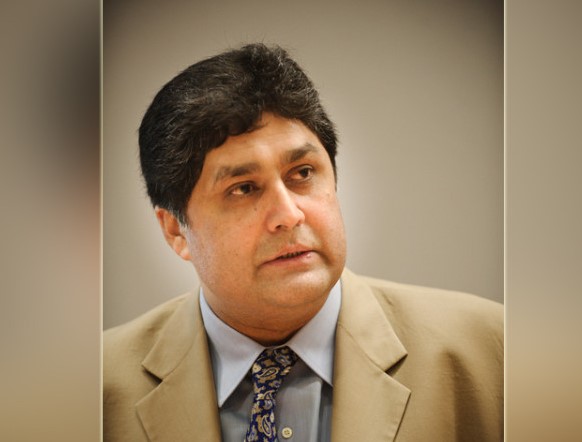 پی آئی اے کی نجکاری نہ ہونے کی ذمہ دار موجودہ حکومت، فواد حسن فواد کے اہم انکشافات