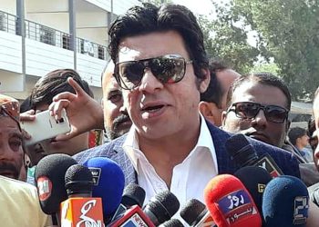 ہم پیار سے بھی کام نکالتے ہیں اور ہاتھ مروڑ کر بھی:فیصل واوڈا