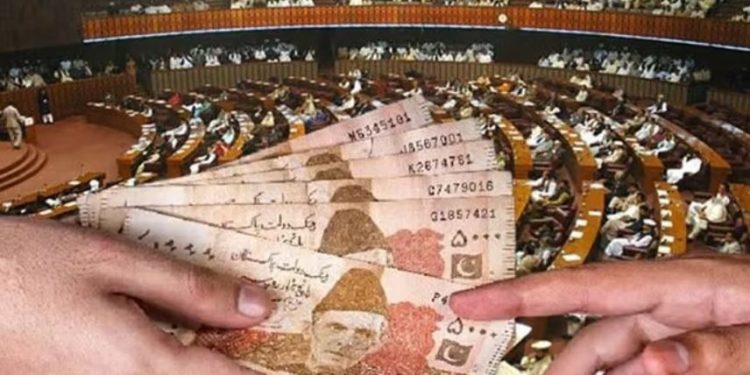 ارکان پارلیمنٹ کی تنخواہوں میں 200 فیصد اضافے کی منظوری، سمری وزیراعظم کو ارسال کر دی گئی