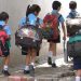 بھاری بیگ اسکول لے کر جانے والے بچوں کو کن مسائل کا سامنا ہو سکتا ہے؟