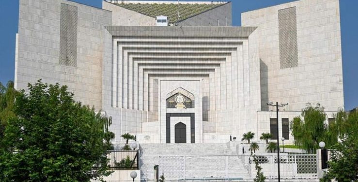 توہین عدالت کیس ،سپریم کورٹ کے ایڈیشنل رجسٹرار نذر عباس نے اپنا جواب جمع کرا دیا