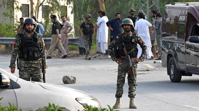خیبر پختونخوا میں سیکیورٹی فورسز کی کارروائیوں میں 19 خوارج ہلاک، 3 جوان شہید