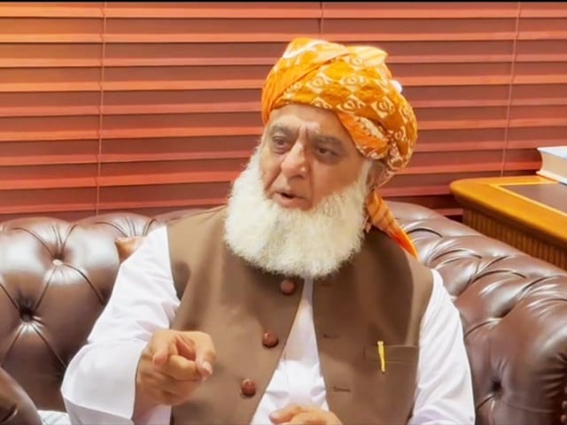 سیاستدانوں کے غیر ذمہ دارانہ رویوں کے باعث پارلیمان کی حیثیت ختم ہوگئی، مولانا فضل الرحمٰن