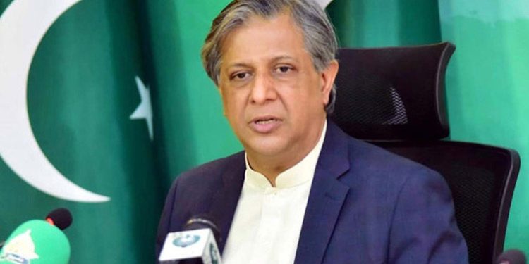 حکومت اداروں کے معاملات میں مداخلت نہیں کرتی، عدلیہ کو بھی انتظامی امور سے دور رہنا چاہیے: وزیر قانون