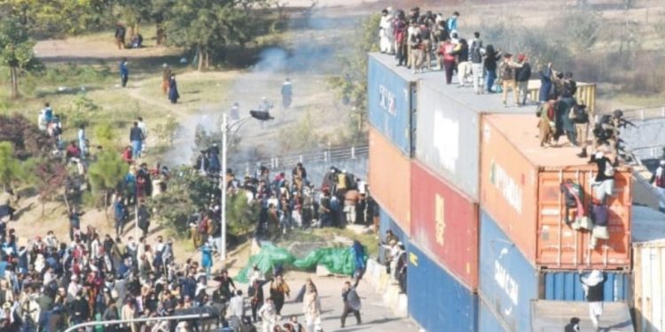 عدالت نے پی ٹی آئی کے 153 کارکنان کی ضمانتیں منظور کر لیں