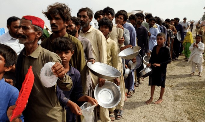 غربت میں 7 فیصد اضافہ، مزید 1.3 کروڑ پاکستانی غریب ہو گئے، ورلڈ بینک رپورٹ