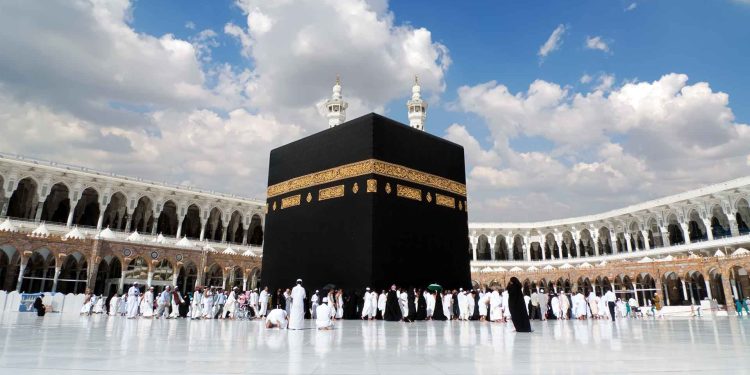 نجی سطح پر حج پر کتنے پیسے خرچ ہوں گے، وفاقی حکومت کا بڑا فیصلہ
