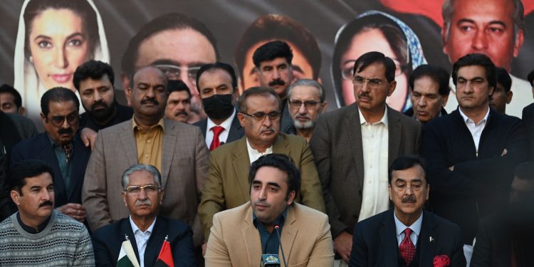 پیپلز پارٹی کی جانب سے حکومتی اتحاد سے علیحدگی کی دھمکی، اہم فیصلوں میں عدم اعتماد کا اظہار