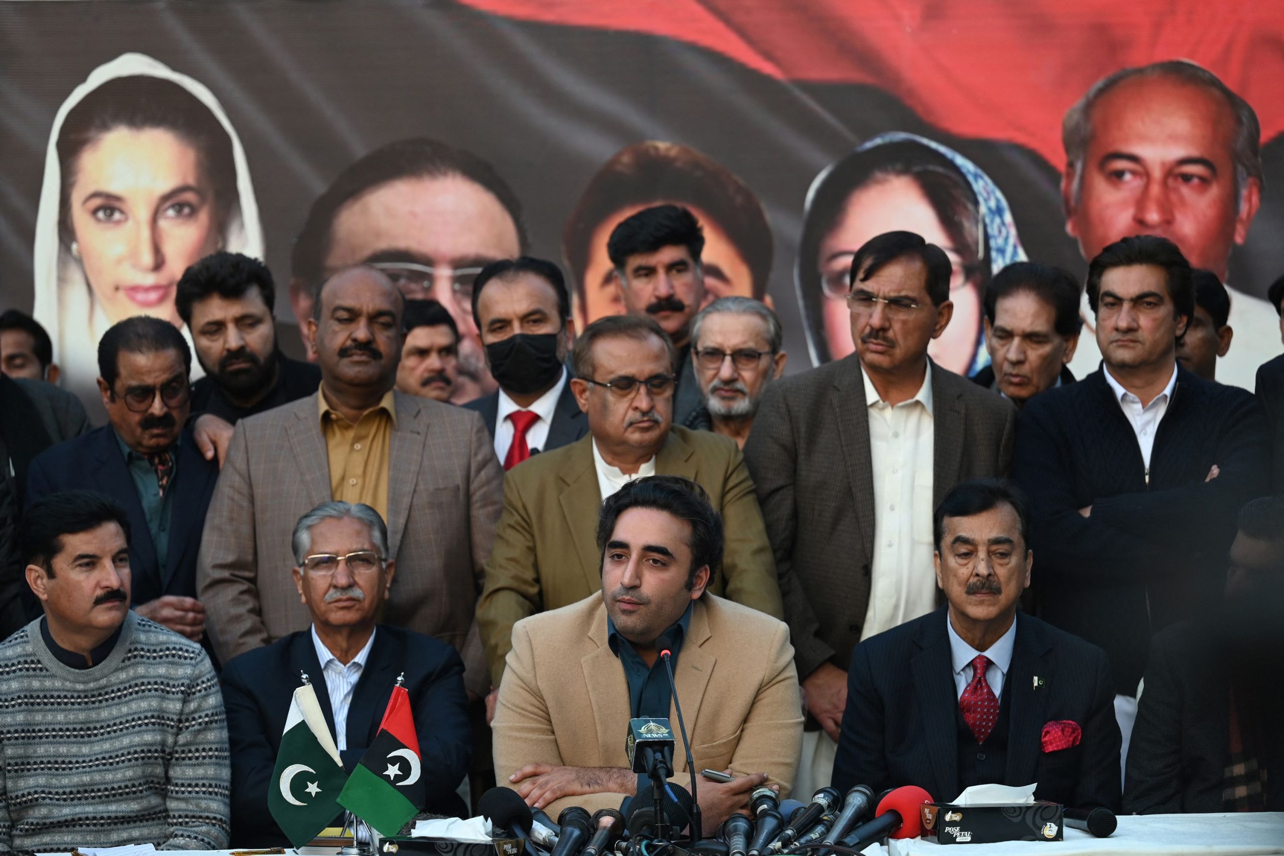 پیپلز پارٹی کی جانب سے حکومتی اتحاد سے علیحدگی کی دھمکی، اہم فیصلوں میں عدم اعتماد کا اظہار