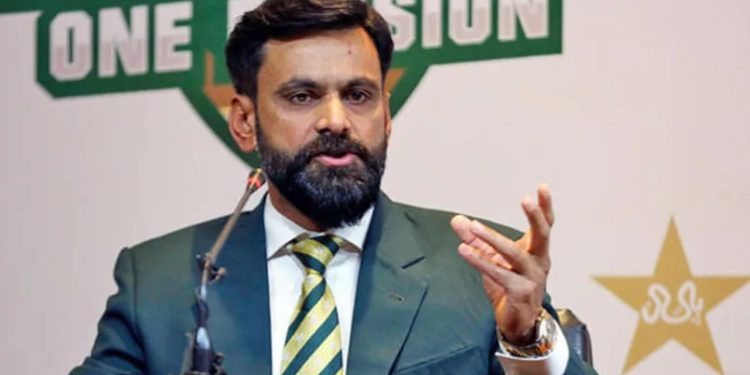 چیمپئنز ٹرافی میں ہائبرڈ ماڈل کو تسلیم کرنے پر محمد حفیظ کی پی سی بی پر سخت تنقید